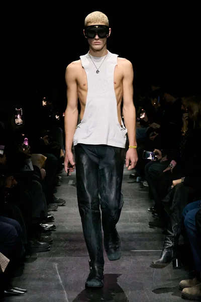 Look 35